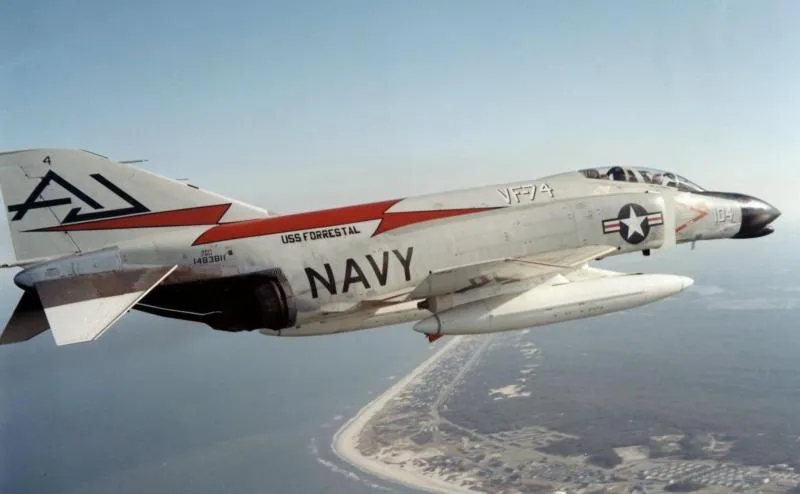 52034 diecast f4 phantom manufacturers