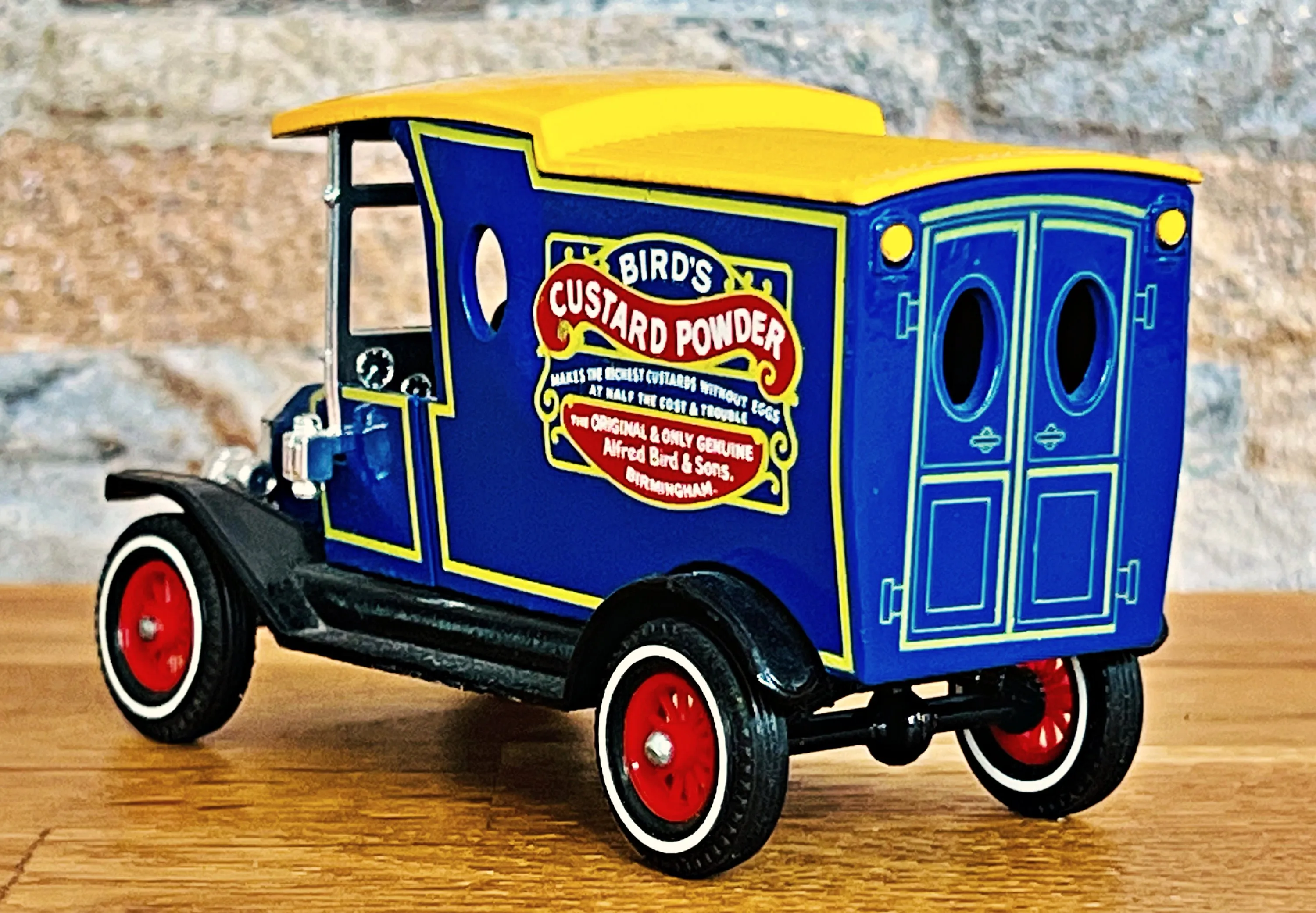 /img/52037-model-t-diecast-car-cleaning.webp