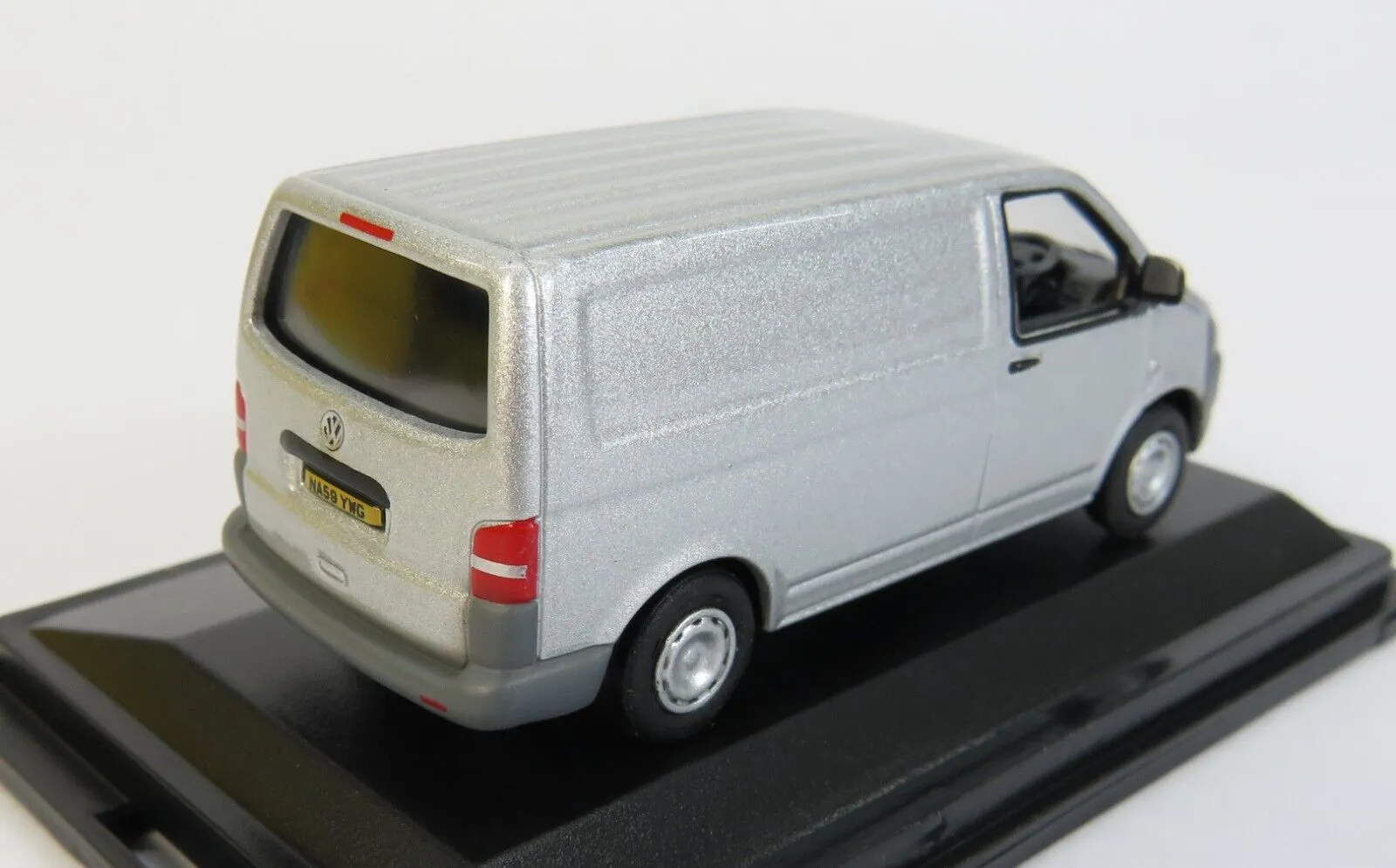 /img/52038-vw-t5-diecast-model-box.webp