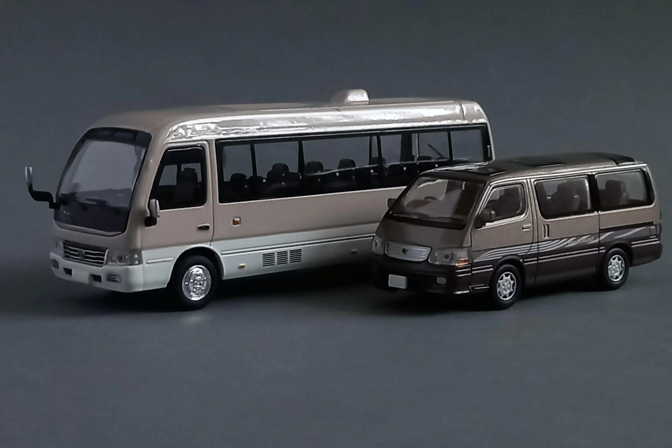52053 toyota hiace diecast collection 1