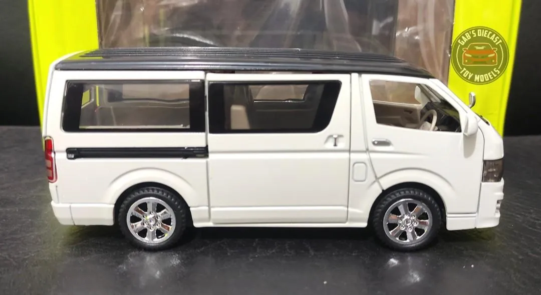 52053 toyota hiace diecast model 3