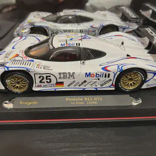 /img/52061-clk-gtr-diecast-collection.webp