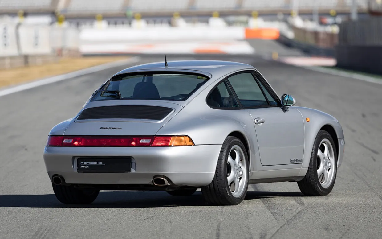 /img/52071-porsche-993-paint-graphics.webp