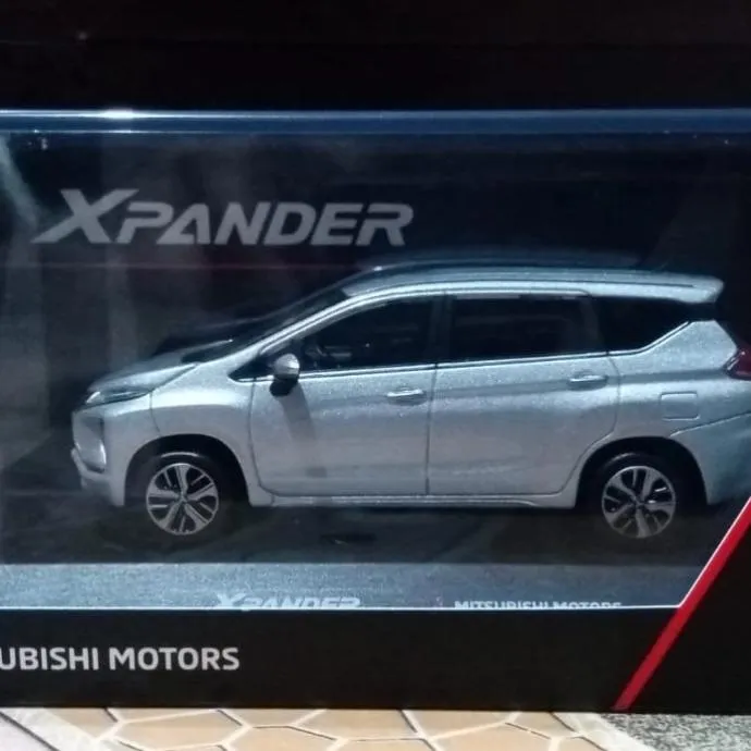 52073 xpander diecast models