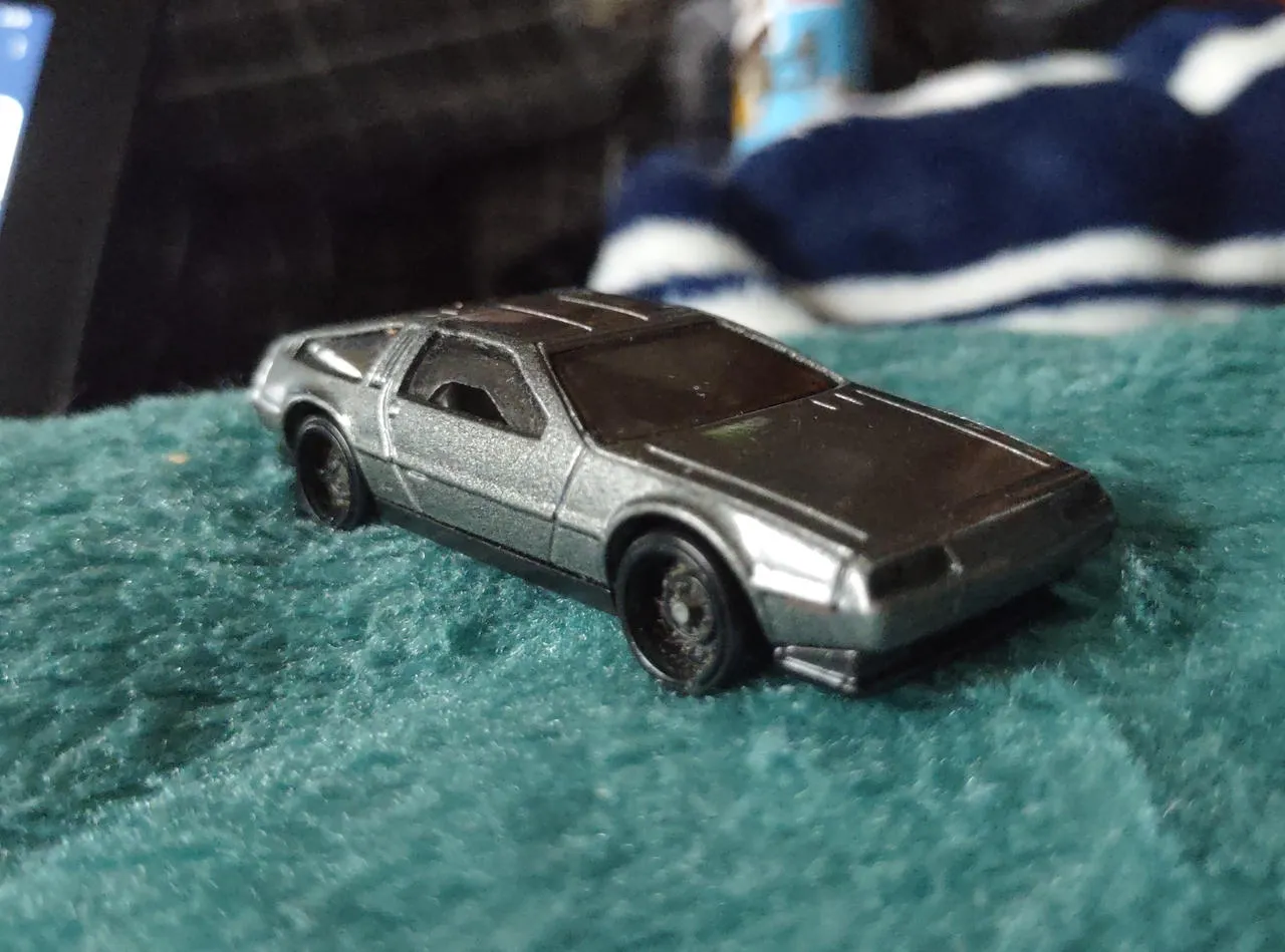 52077 custom hot wheels delorean