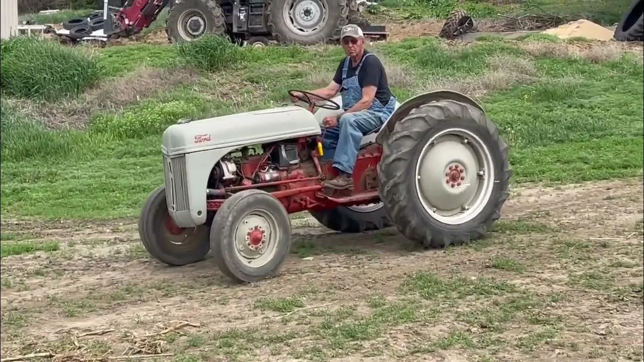 52080 diecast 8n tractor display