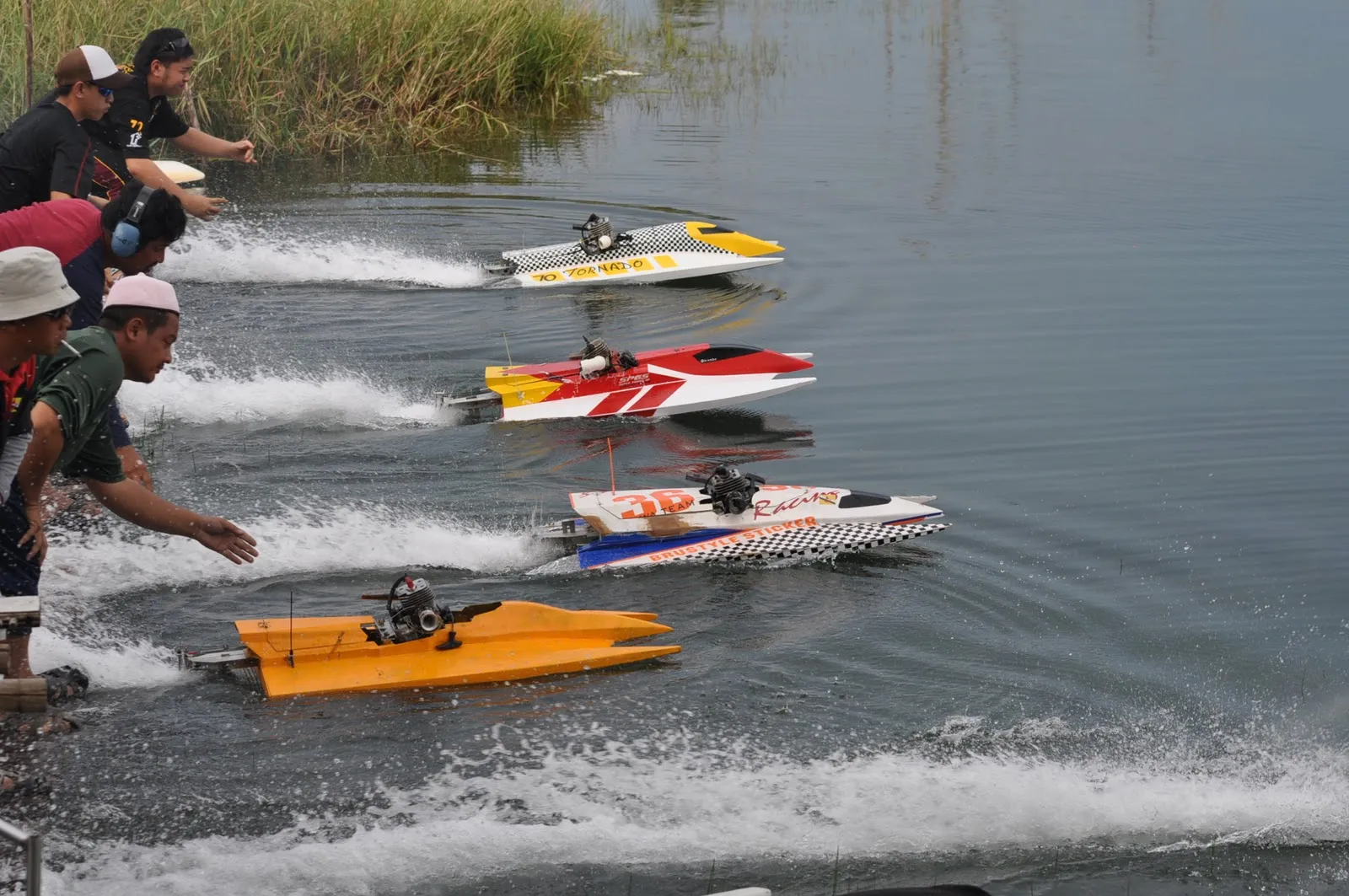 52083 diecast racing boats scale