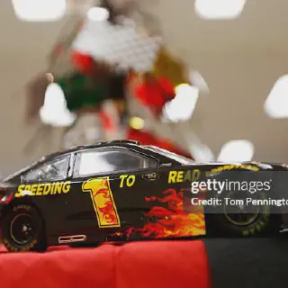 /img/52092-lionel-racing-diecast-nhra-budget.webp