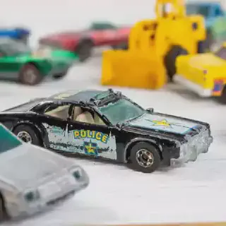 /img/52107-diecast-car-auction.webp