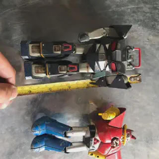 /img/52108-robot-diecast-packaging.webp