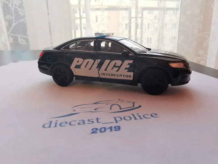 52130 police interceptor interior diecast