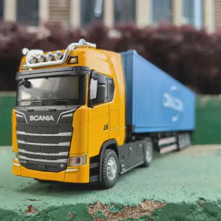 /img/52131-diecast-truck-storage.webp