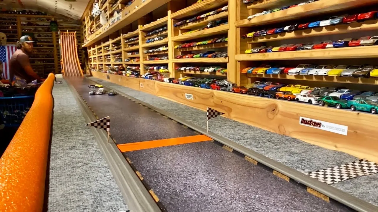 52154 milwaukee nascar diecast 7