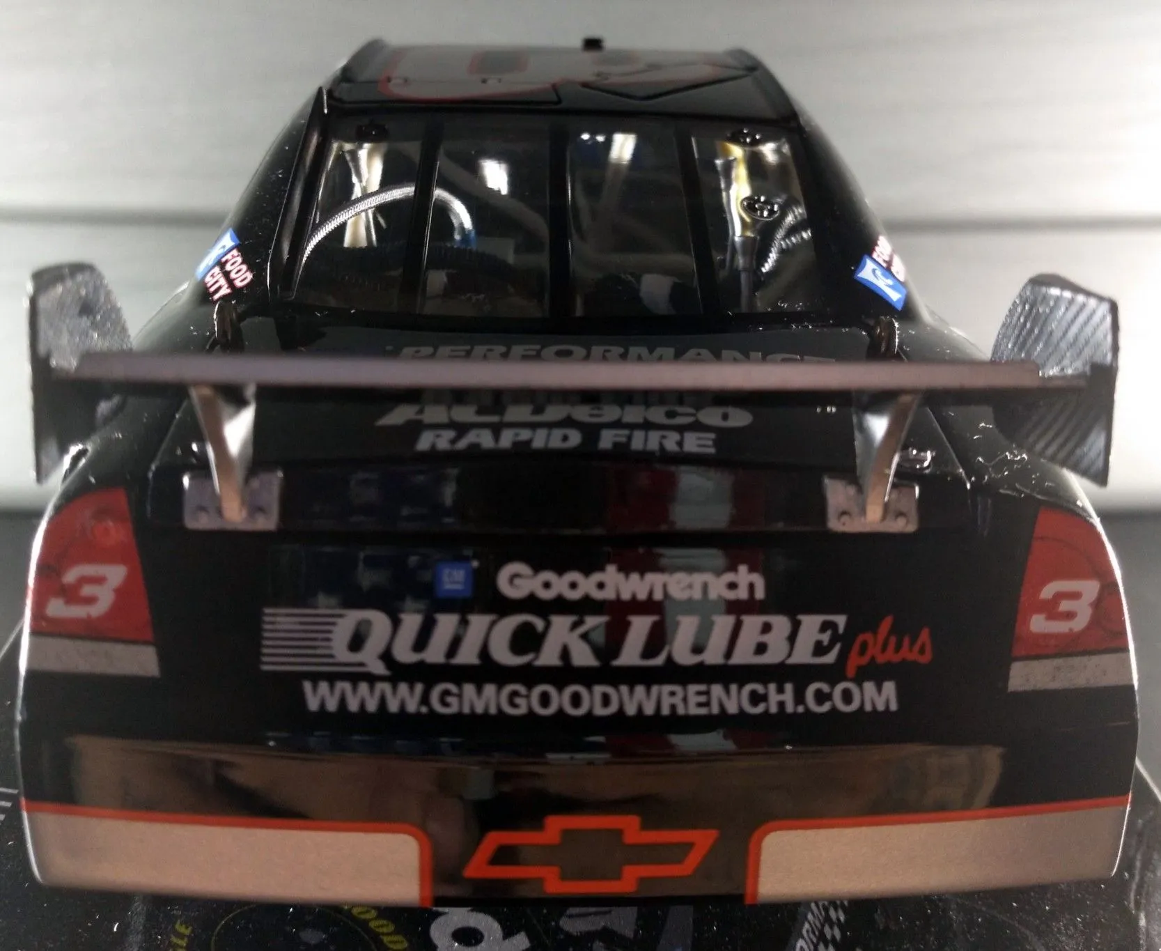 /img/52159-nascar-diecast-yamachiche-cleaning.webp