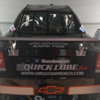 /img/52159-nascar-diecast-yamachiche-cleaning.webp