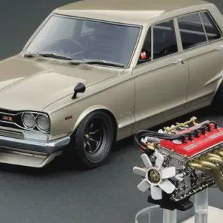 /img/52176-diecast-car-display.webp