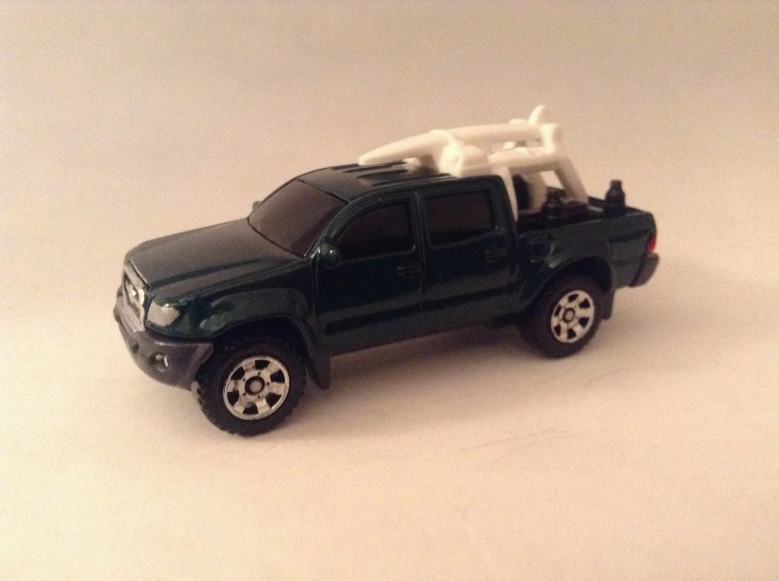 /img/52186-diecast-tacoma-collection.webp