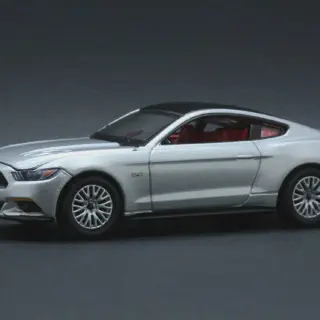 /img/52205-mustang-diecast-close-up.webp