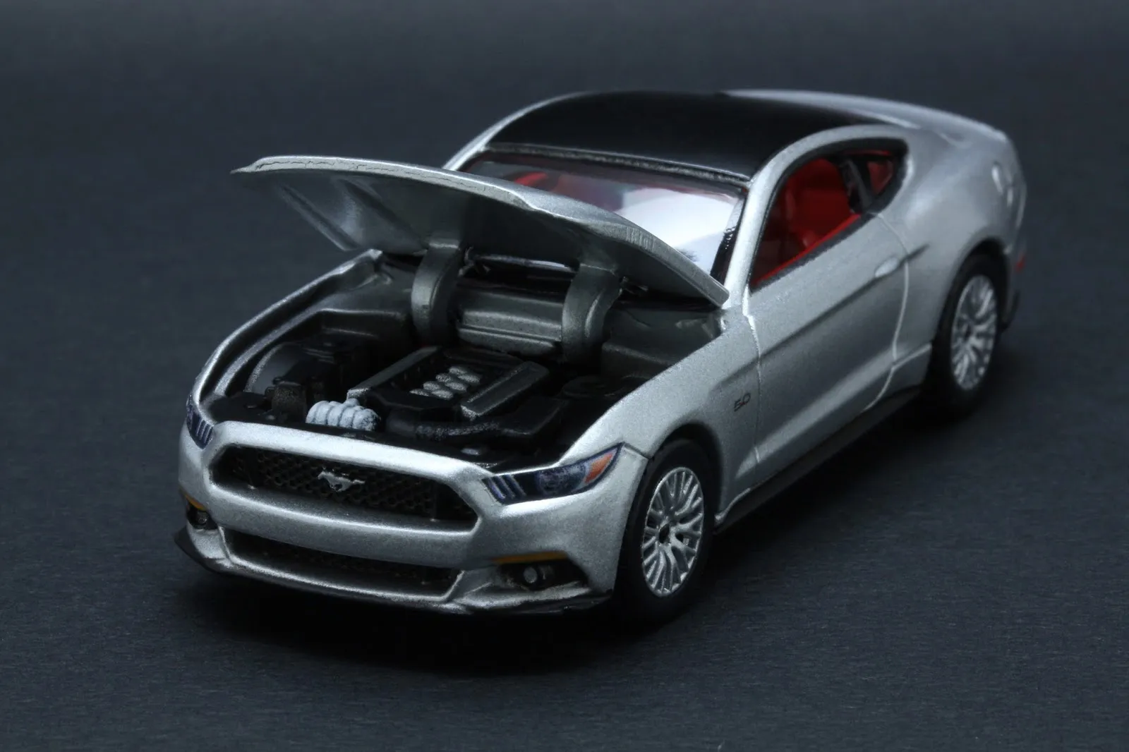 52205 mustang diecast display