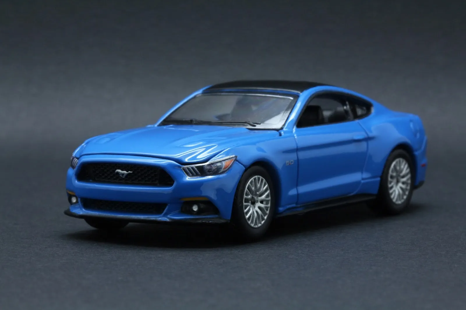 52205 shelby gt500 diecast
