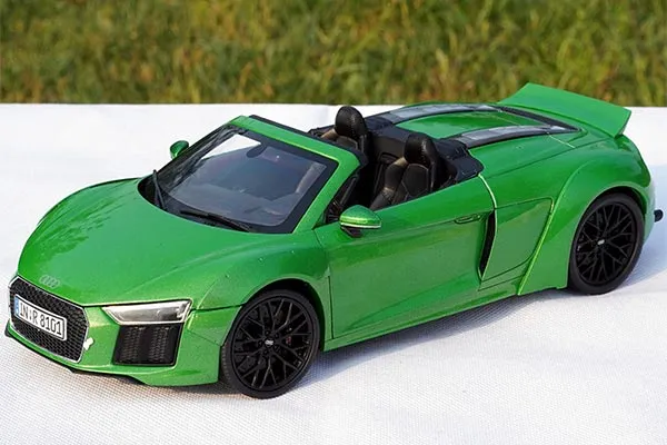 /img/52206-audi-r8-spyder-diecast-model-care.webp