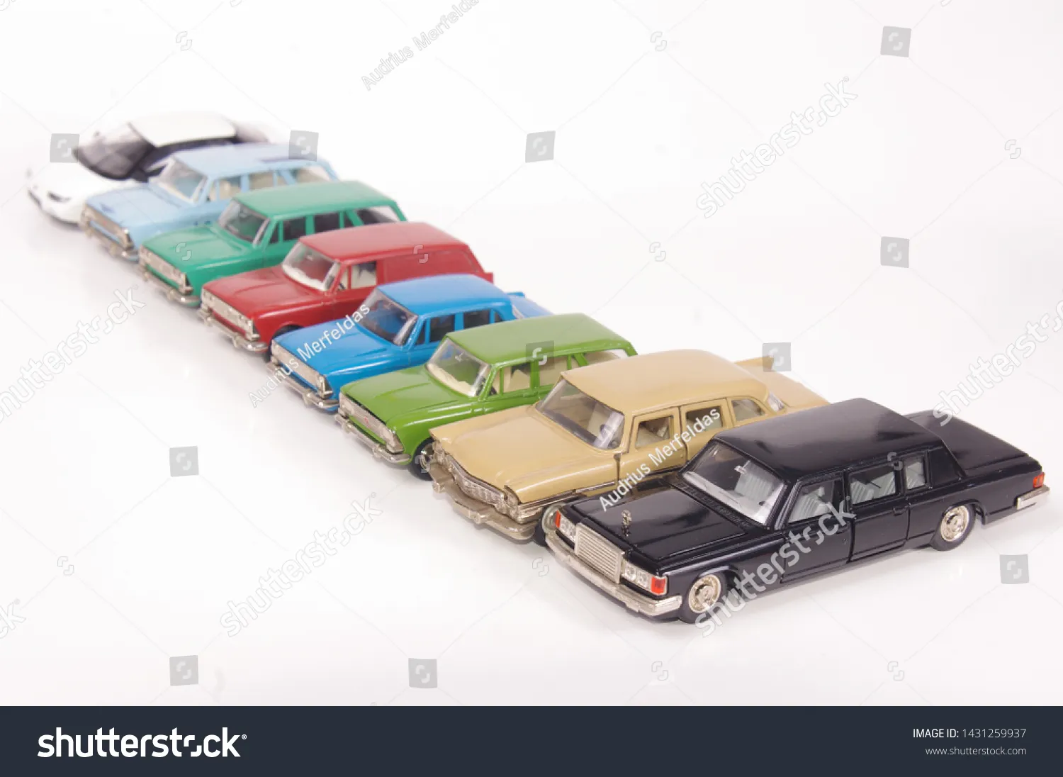 /img/52208-vintage-diecast-collection.webp