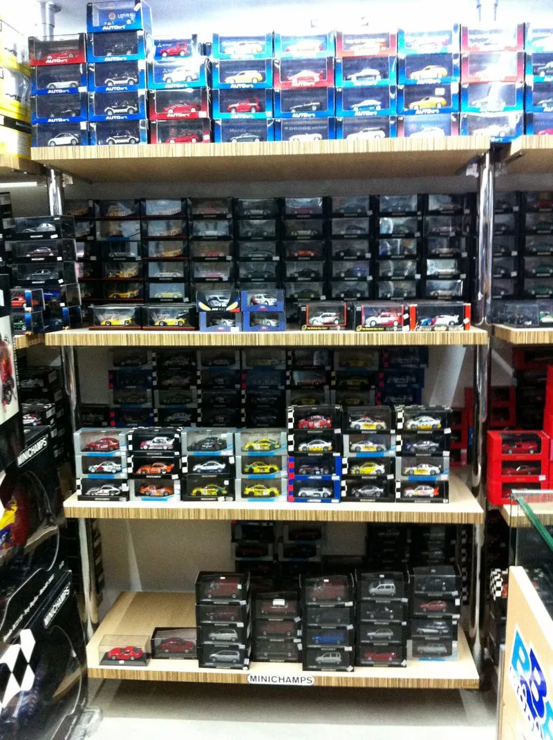 52217 diecast models display