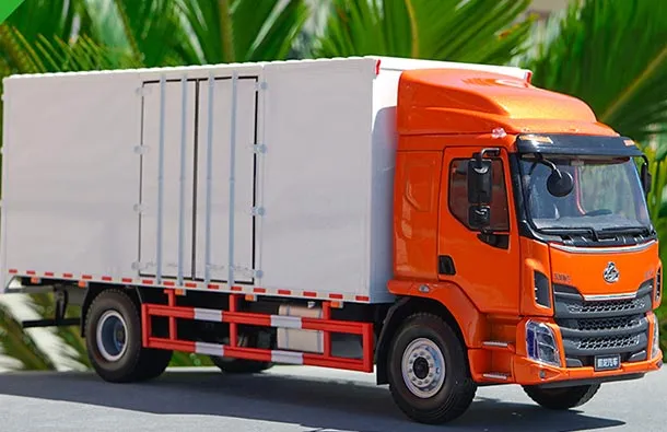 52224 diecast box truck display