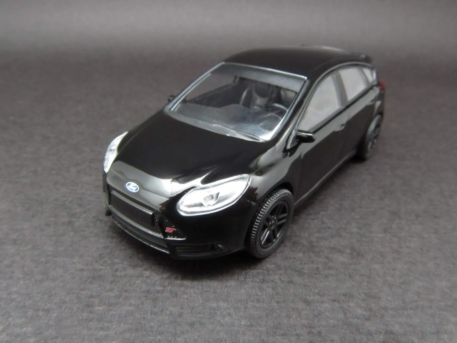 52227 2012 ford focus diecast