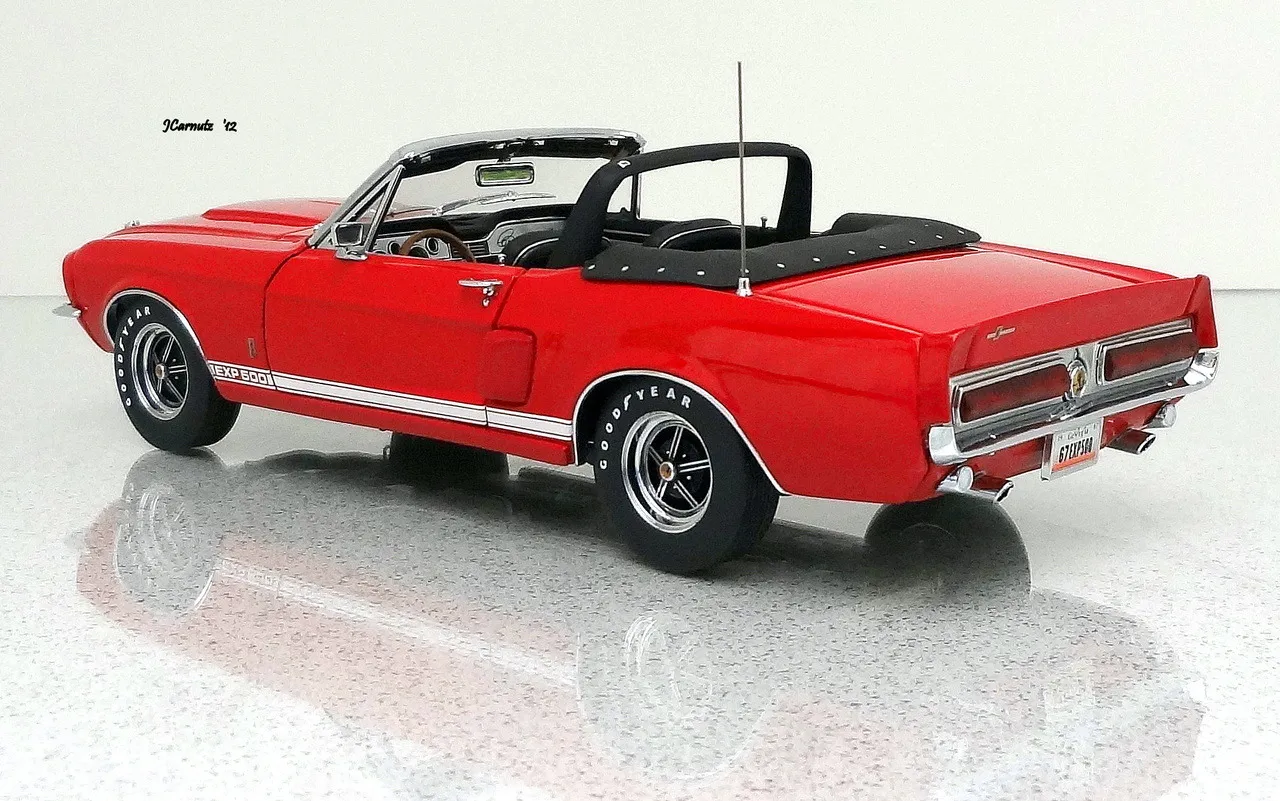 /img/52249-diecast-mustang-future.webp