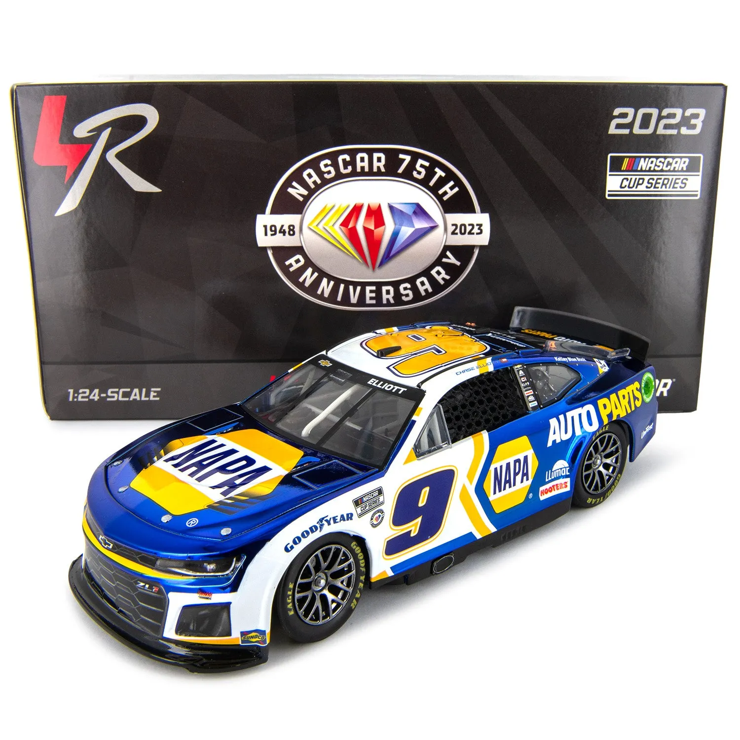 /img/52253-diecast-car-cleaning.webp