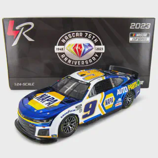 /img/52253-diecast-car-cleaning.webp