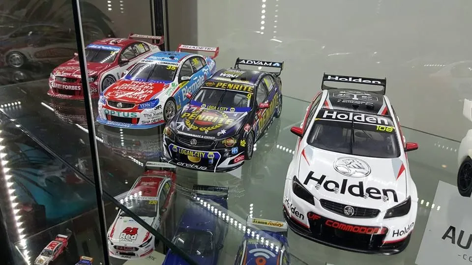 /img/52257-diecast-model-car-accessories.webp