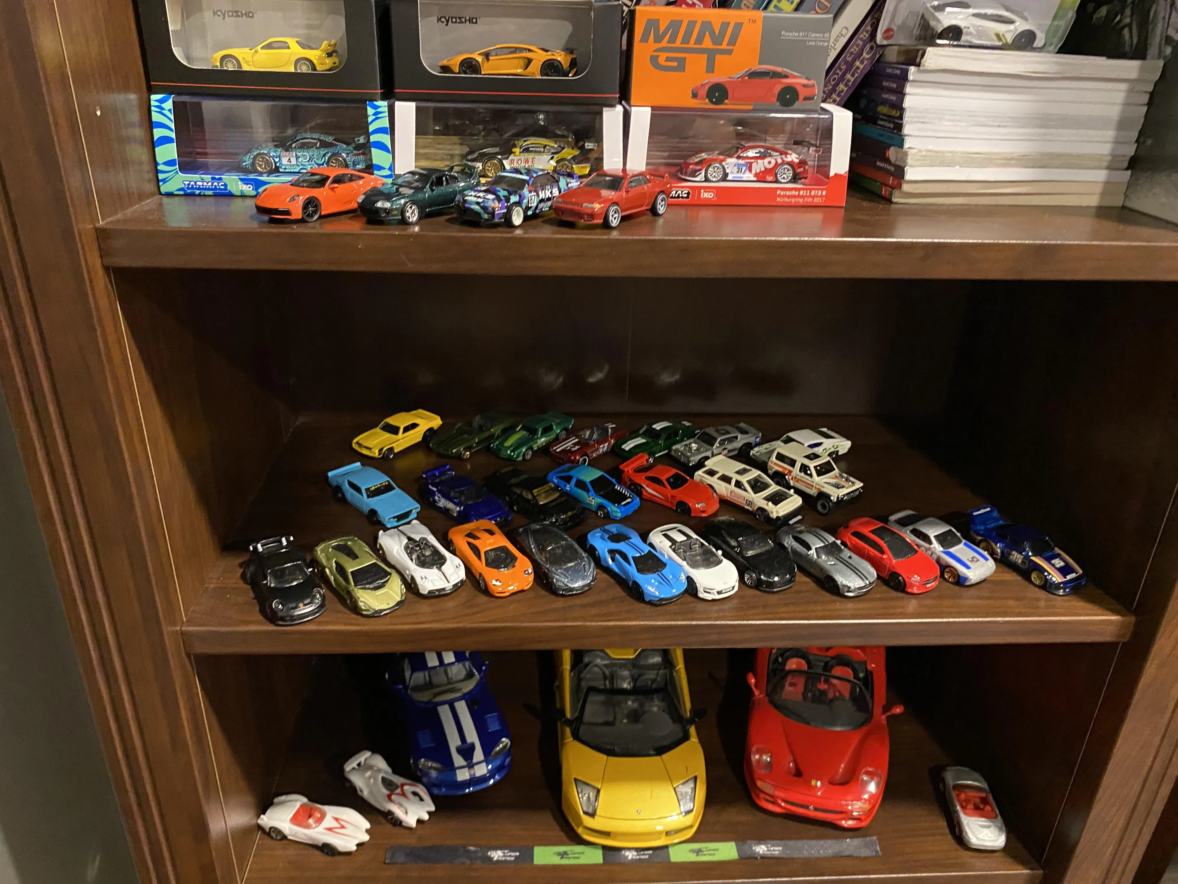 52305 photographing diecast cars