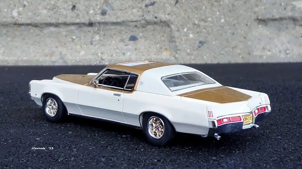52310 diecast car materials