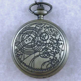 /img/52318-doctor-who-pocket-watch-display.webp