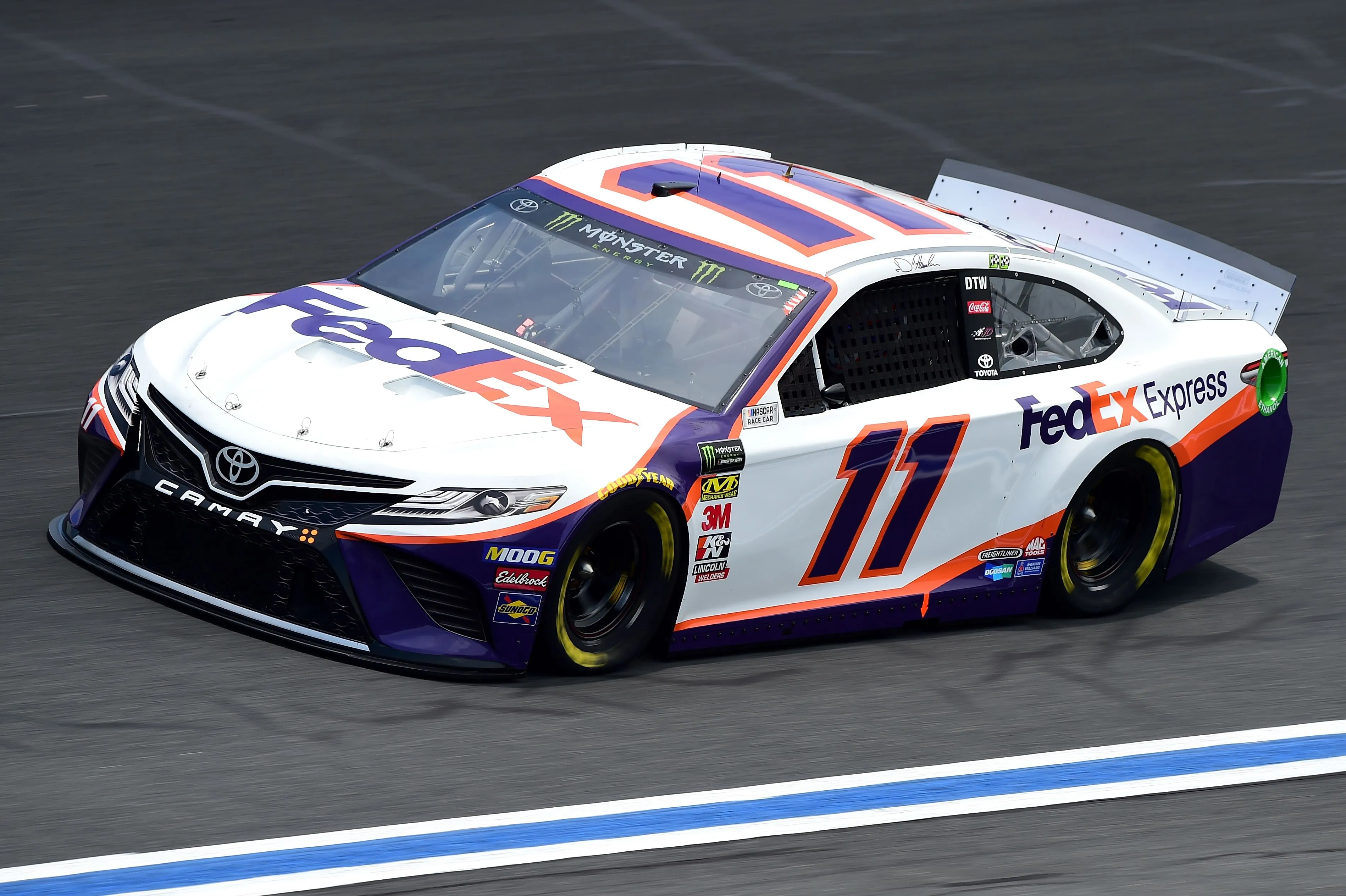52323 denny hamlin 2019 diecast image6