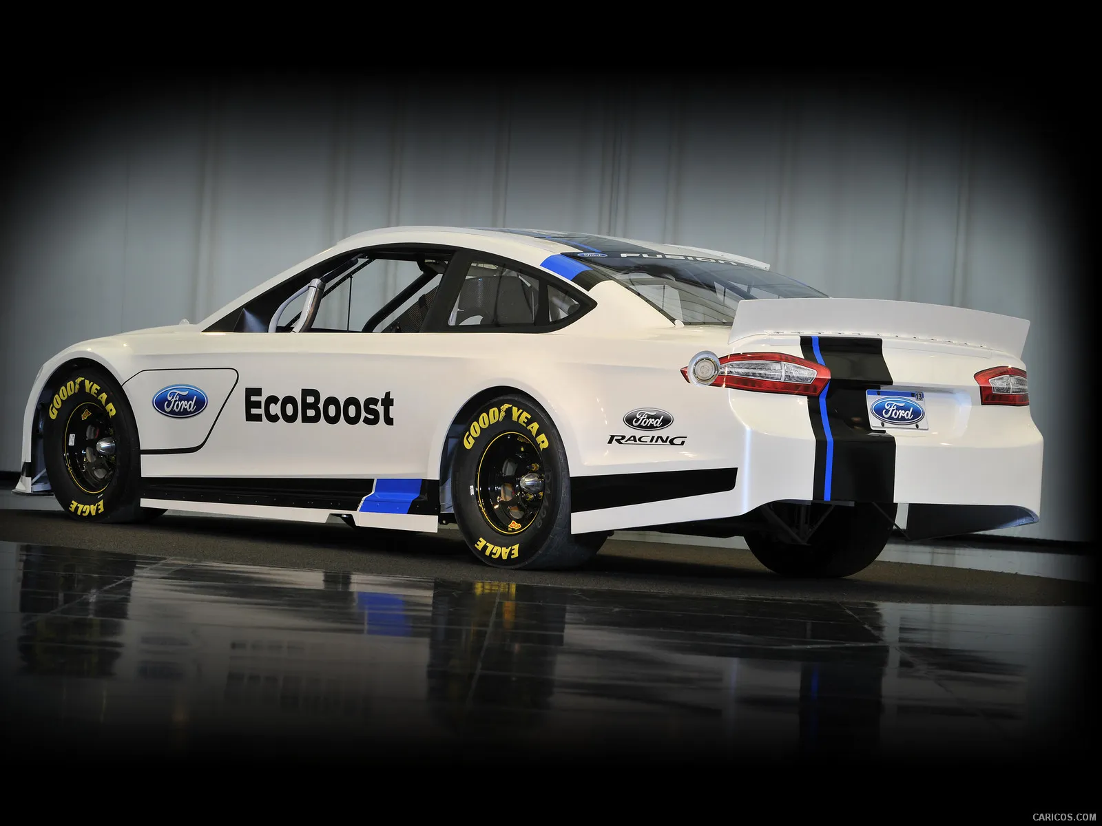 /img/52334-nascar-diecast-collection.webp