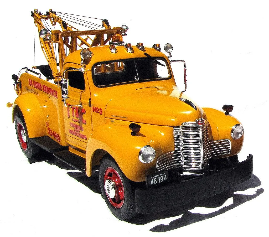/img/52363-buying-truck-tow-diecast.webp