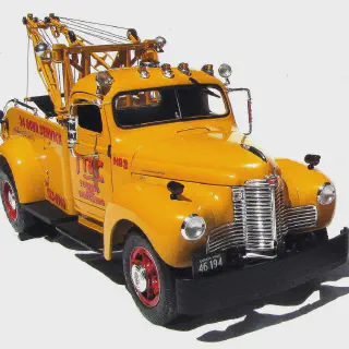 /img/52363-buying-truck-tow-diecast.webp