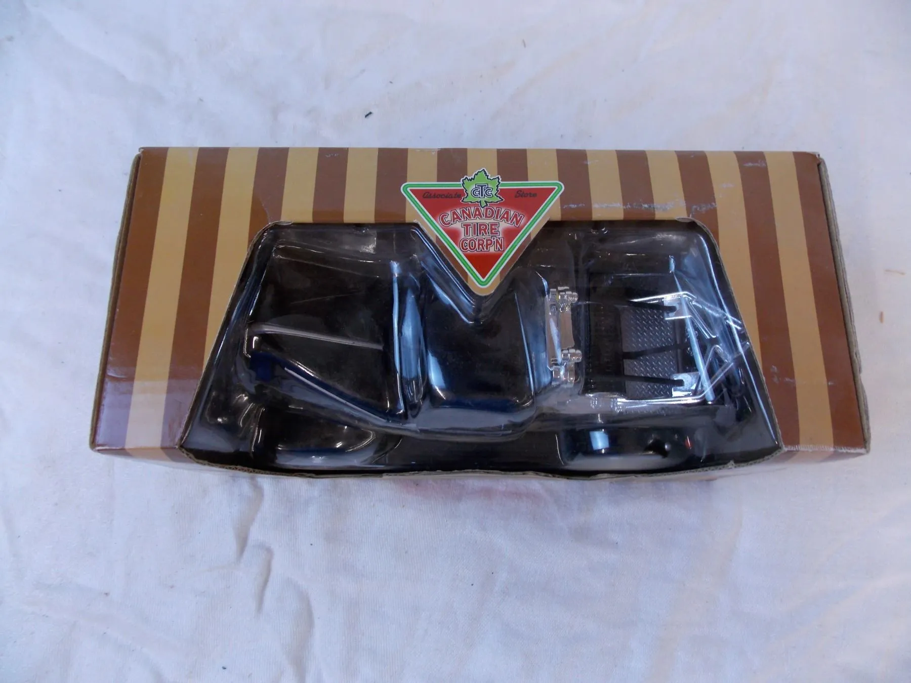 52385 canadian tire diecast collectible