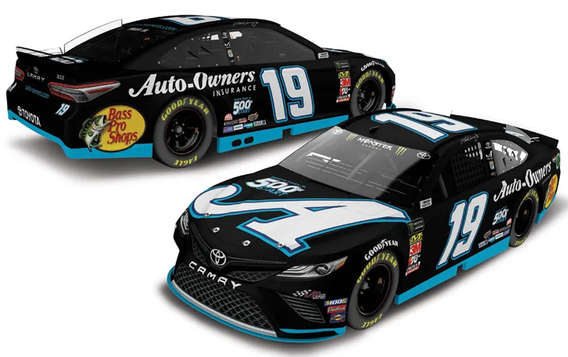 /img/52396-displaying-nascar-diecast.webp
