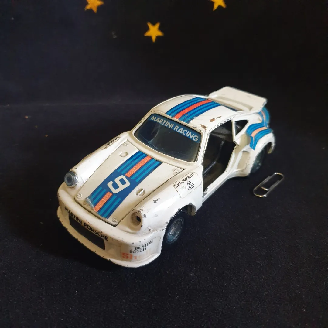 52398 diecast car chassis