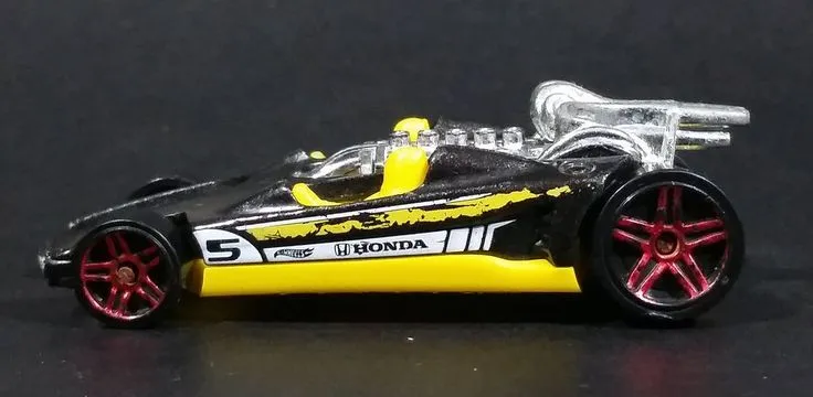 52401 yellow diecast car scale
